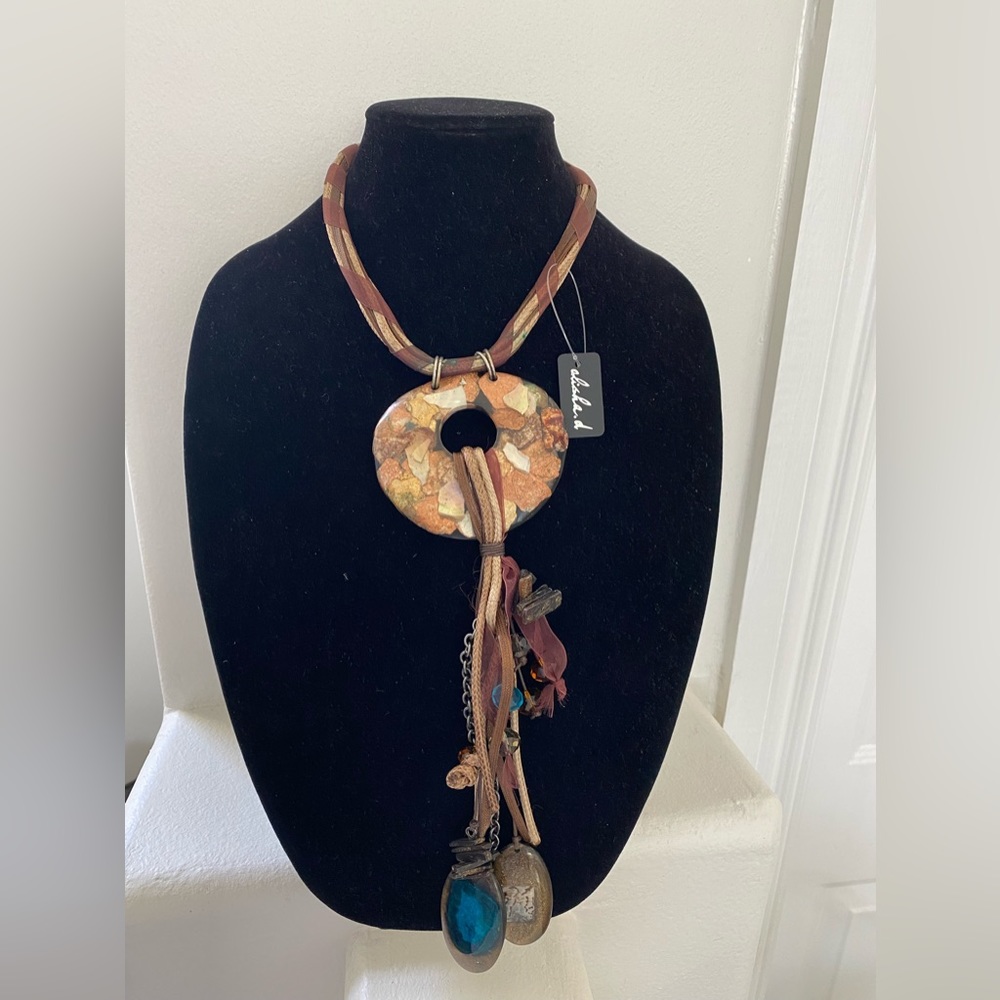 NEW (no use ) UNIQUE DESIGNER PIECE